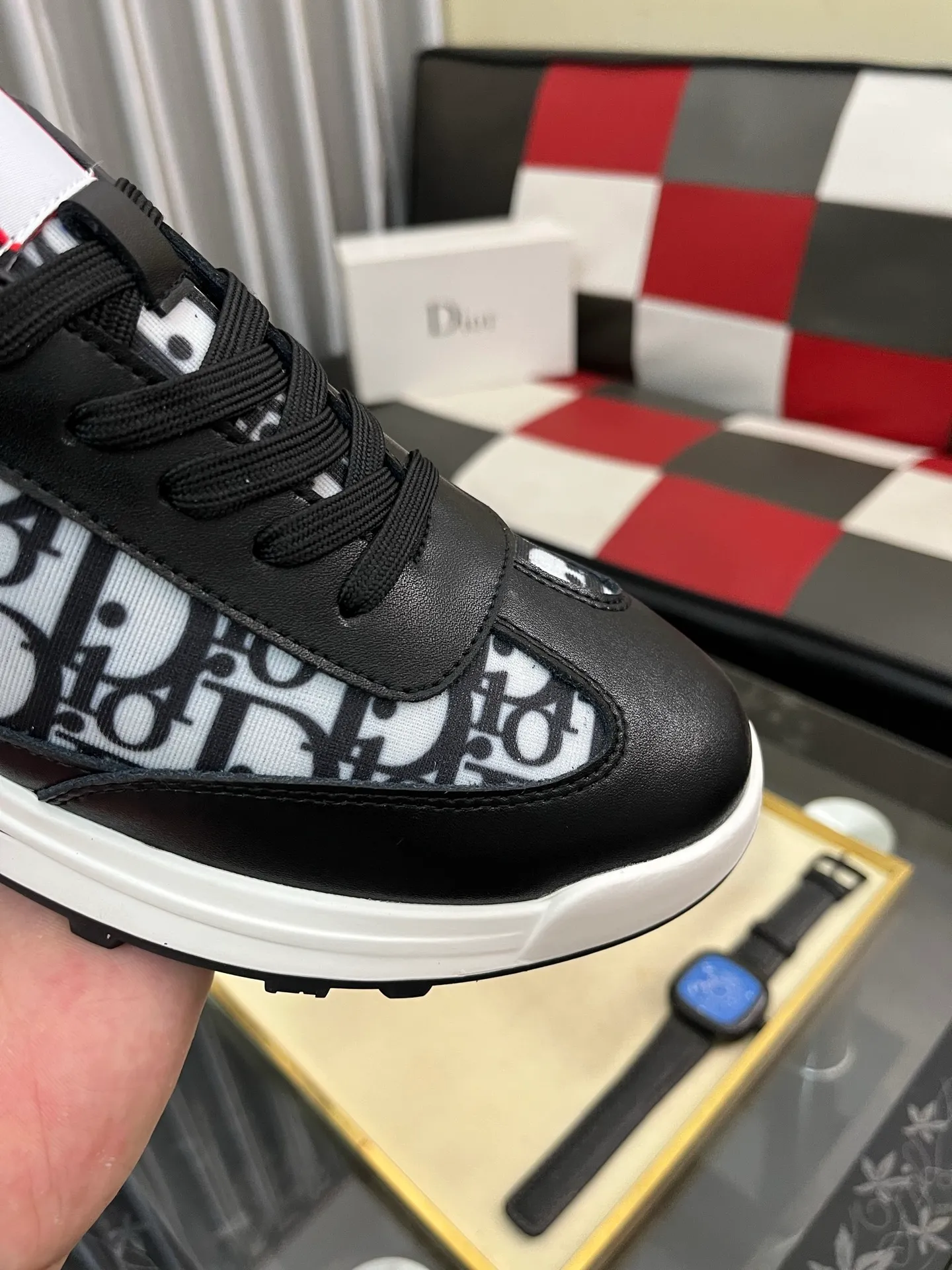 Men's shoes💰420⌚️⌚️[Dior] Dior's new men's genuine leather casual shoes, the highest version on the market, any comparison is welcome🆚! The original leather has excellent texture and is super high-end! Fetal sheep net lining imported from Italy, removable pad! Luxurious materials and fine workmanship, highly recommended! Code number: 38-443️⃣Colors available